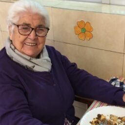 Străbunica de 95 de ani a lui Cesc Fabregas a scăpat de coronavirus! ”E o supereroină”