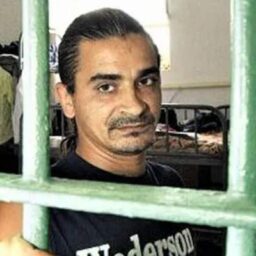 Fotografia macabră pe care Marius Csampar o ţinea pe peretele de la celulă: "O am şi acum, o ţin cu mine"