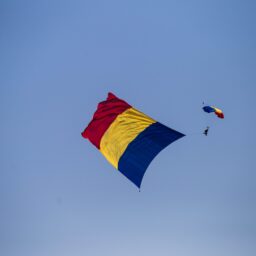 Fabulos! Un român a făcut un zbor cu parapanta într-un timp record. Povestea lui o aflați la știrile AntenaSport, de la 19:55!