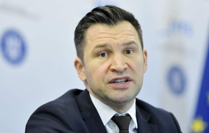 Românii au voie din nou în sălile de sport! Ministrul Stroe explică existenţa unor reguli incredibile