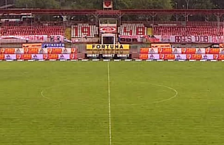 Galerie Foto | Moment superb la Dinamo! Fanii DDB au înconjurat stadionul cu mesaje pentru jucătorii lui Mihalcea