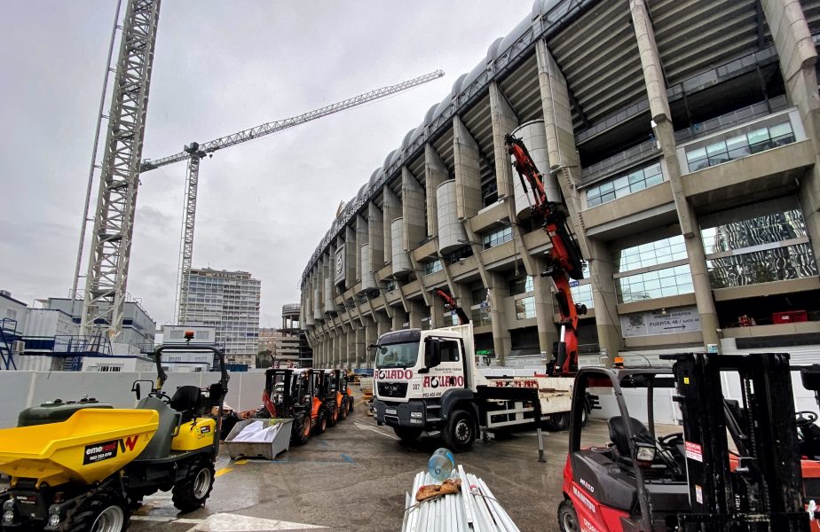 Stadionul "Santiago Bernabeu" în renovare