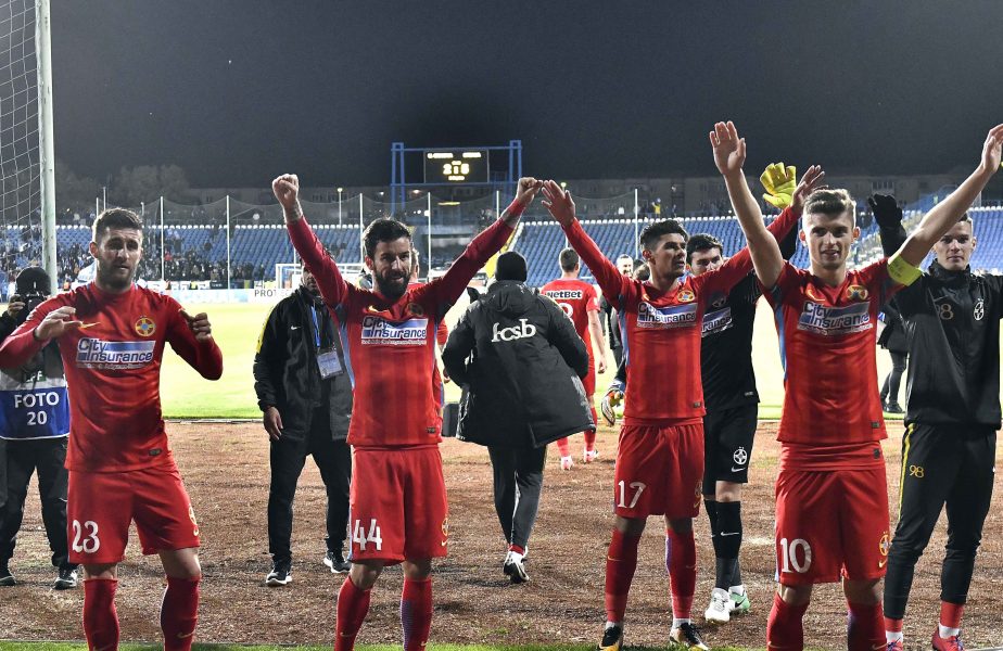 Florin Tănase, Florinel Coman, Gabi Enache și Ovidiu Popescu se bucură după un meci