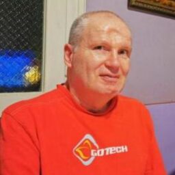Adrian a murit după o luptă cu o boală cumplită de peste 5 ani! Mesajul sfâşietor al tatălui său: "E tare greu! Peste câteva zile era ziua lui!"
