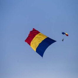 EXCLUSIV | Fabulos! Un român a făcut un zbor cu parapanta într-un timp record. ”E libertate, chiui de fericire”