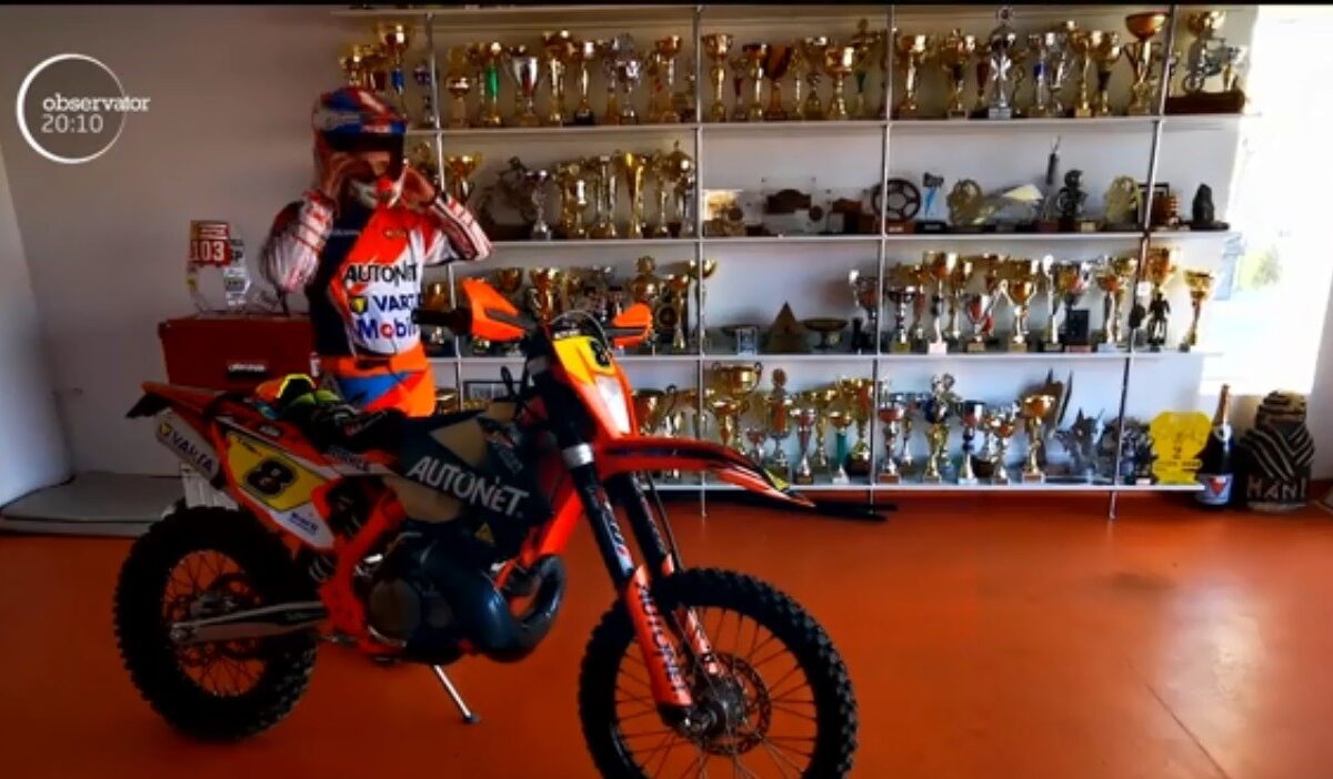 Emanuel Gyenes, cursă cu motorul prin curte