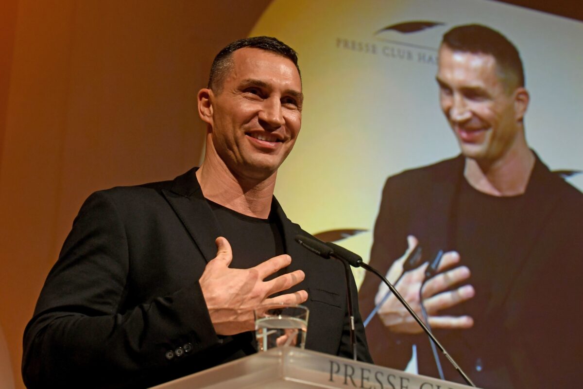 FABULOS! Vitali Klitschko vine s-o vadă pe Dinamo în amicalul de lux cu echipa lui Mircea Lucescu. Are deja card DDB: "Poate să facă şi un show la echipă!"