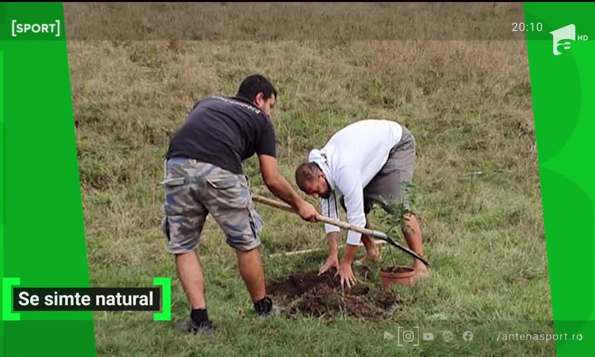 Tamaş are grijă de natură! El s-a apucat să planteze copaci