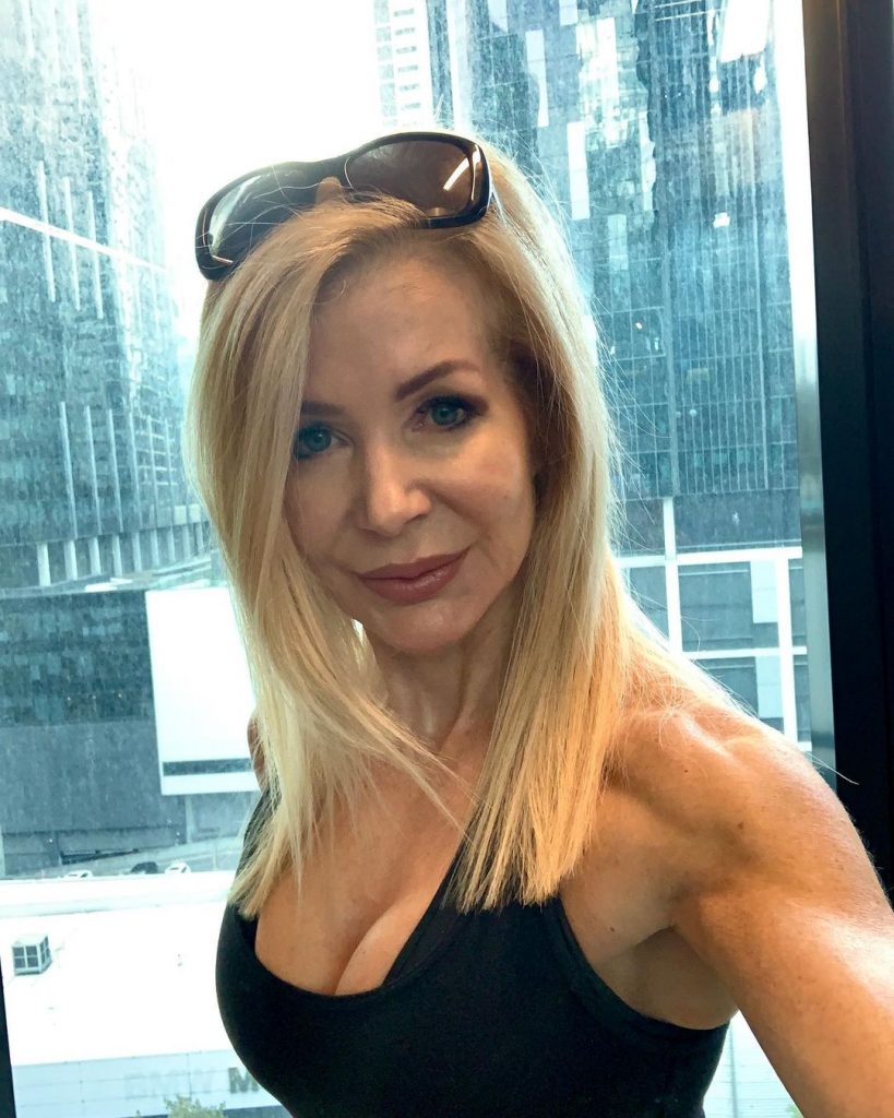 Instagram Lesley Maxwell