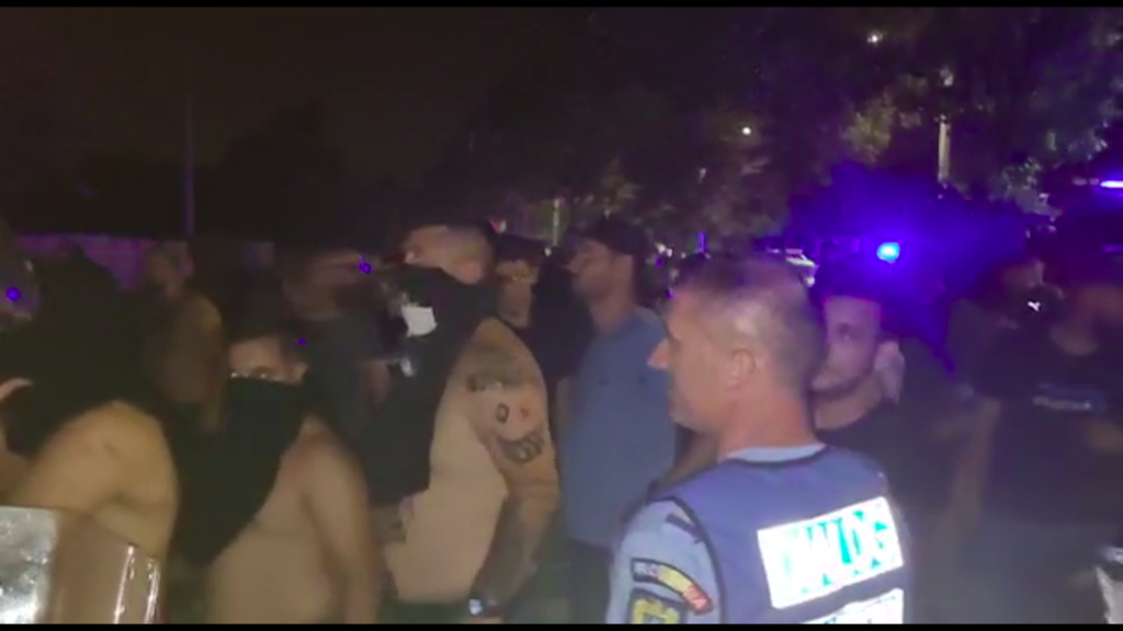 Scandal la Craiova! Fanii s-au dus peste jucători după umilința cu FK Laci: „Vă rupem picioarele!”