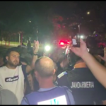 Scandal la Craiova! Fanii s-au dus peste jucători după umilința cu FK Laci: „Vă rupem picioarele!”
