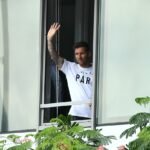 Imagini spectaculoase cu Lionel Messi la Paris! Starul argentinian, întâmpinat de fanii lui PSG în fața hotelului