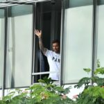 Imagini spectaculoase cu Lionel Messi la Paris! Starul argentinian, întâmpinat de fanii lui PSG în fața hotelului