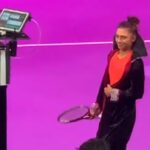 Moment genial la Transylvania Open! Jaqueline Cristian s-a transformat în „Dracula”. Românca și-a pus pelerină înaintea meciului de debut
