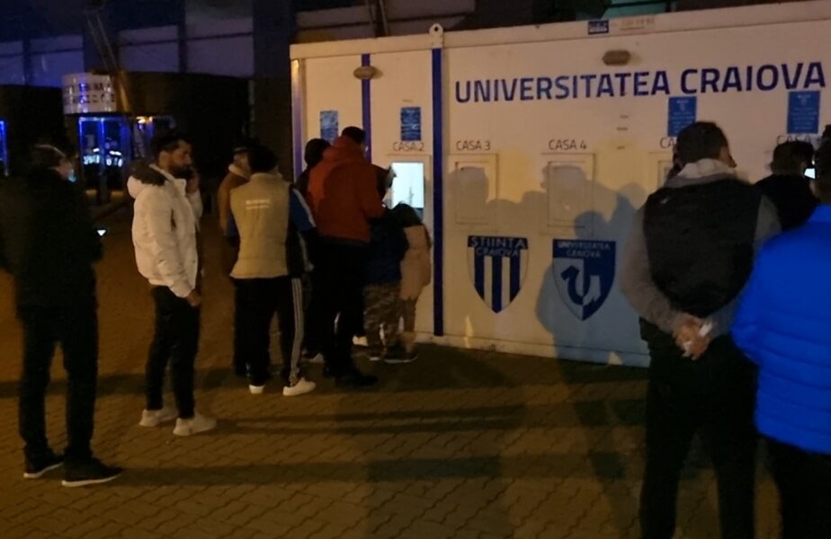 Universitatea Craiova – FCSB | Suporterii olteni s-au mişcat în timp record! Cozi uriaşe la casele de bilete + Sunt şanse mari ca meciul să se joace cu casa închisă!