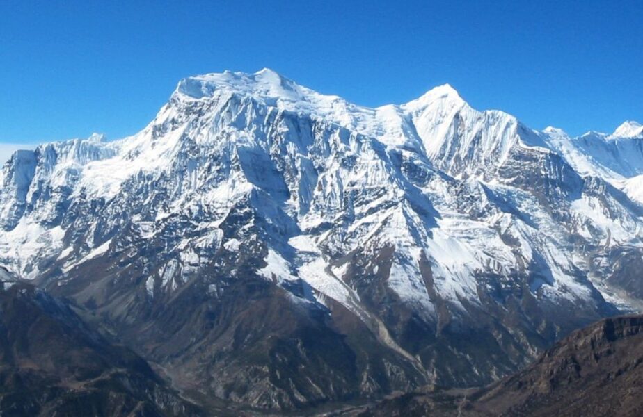 A căzut Annapurna III! 7.555 m. au fost culcați la pământ pe ruta sud-estică!