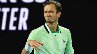 Australian Open 2022 | Daniil Medvedev, în război cu fanii australieni! „Dacă respectaţi pe cineva, respectaţi-l pe Jim Courier”