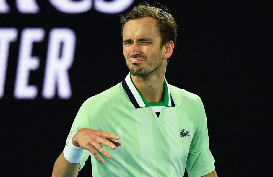 Australian Open 2022 | Daniil Medvedev, amendă record după ce l-a desființat pe arbitrul din semifinala cu Stefanos Tsitsipas