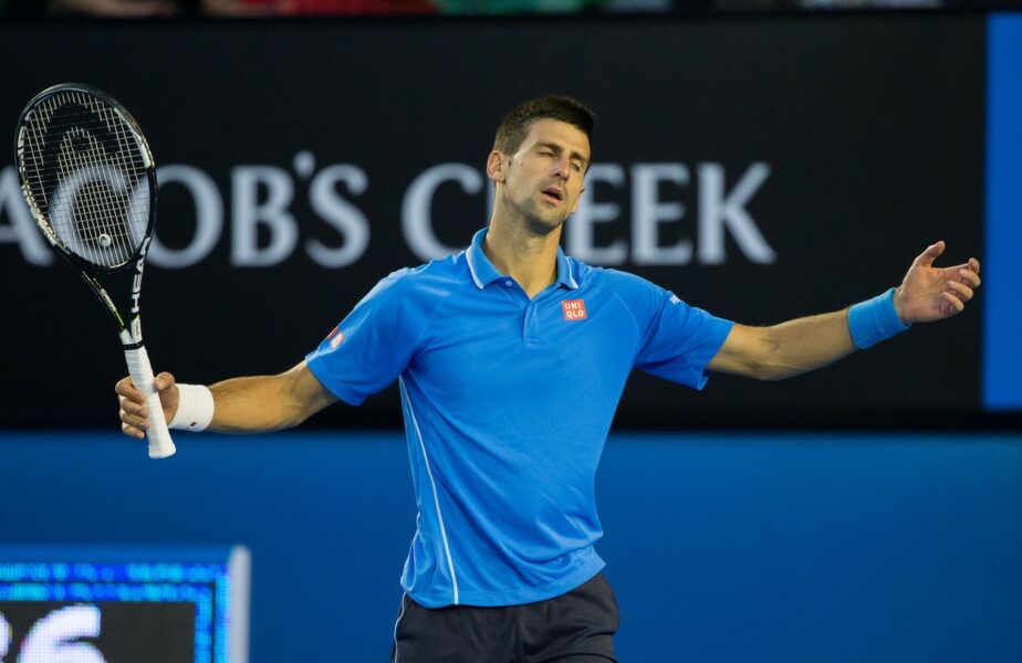 Novak Djokovic are mari probleme la Melbourne! Sârbul este păzit de poliţie şi ar fi fost ameninţat cu detenţia + Imaginea postată de membrii staff-ului său