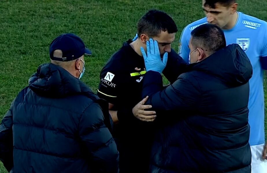 Ovidiu Haţegan a avut probleme în startul meciului FC Voluntari – Sepsi. Arbitrul, făcut K.O. după ce a fost lovit de Vadim Raţă. Medicii au intervenit de urgenţă