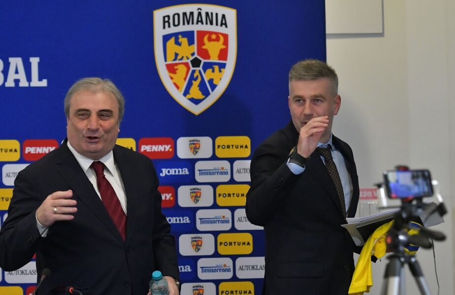 Mihai Stoichiță și Edi Iordănescu, în timpul unui conferințe