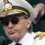 Ilie Năstase, în uniformă, în timpul unui meci