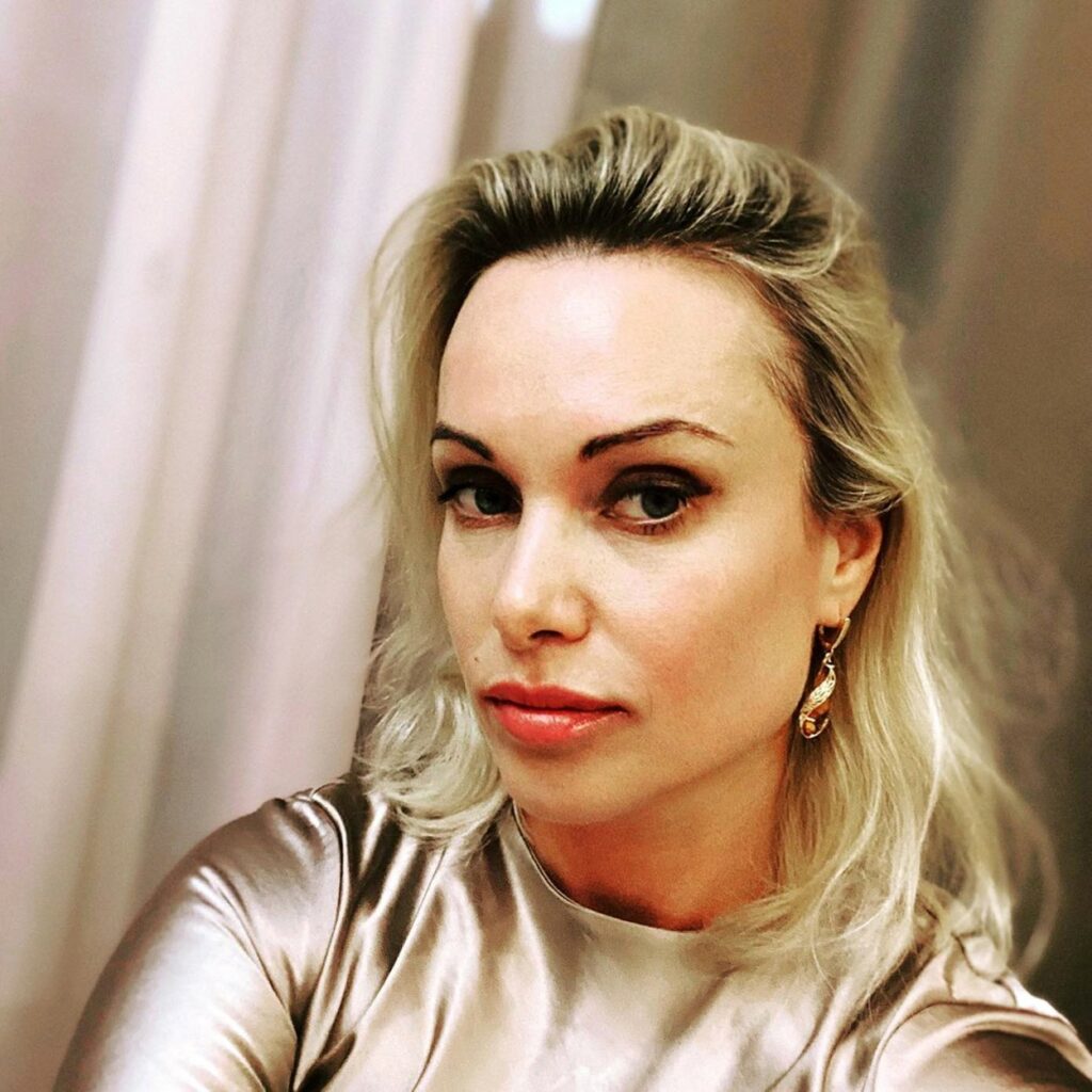 Ce a spus Vladimir Putin despre relaţia amoroasă pe care ar fi avut-o cu Katia Andreeva, prezentatoarea TV care a fost întreruptă în direct de Marina Ovsyannikova cu un mesaj împotriva războiului