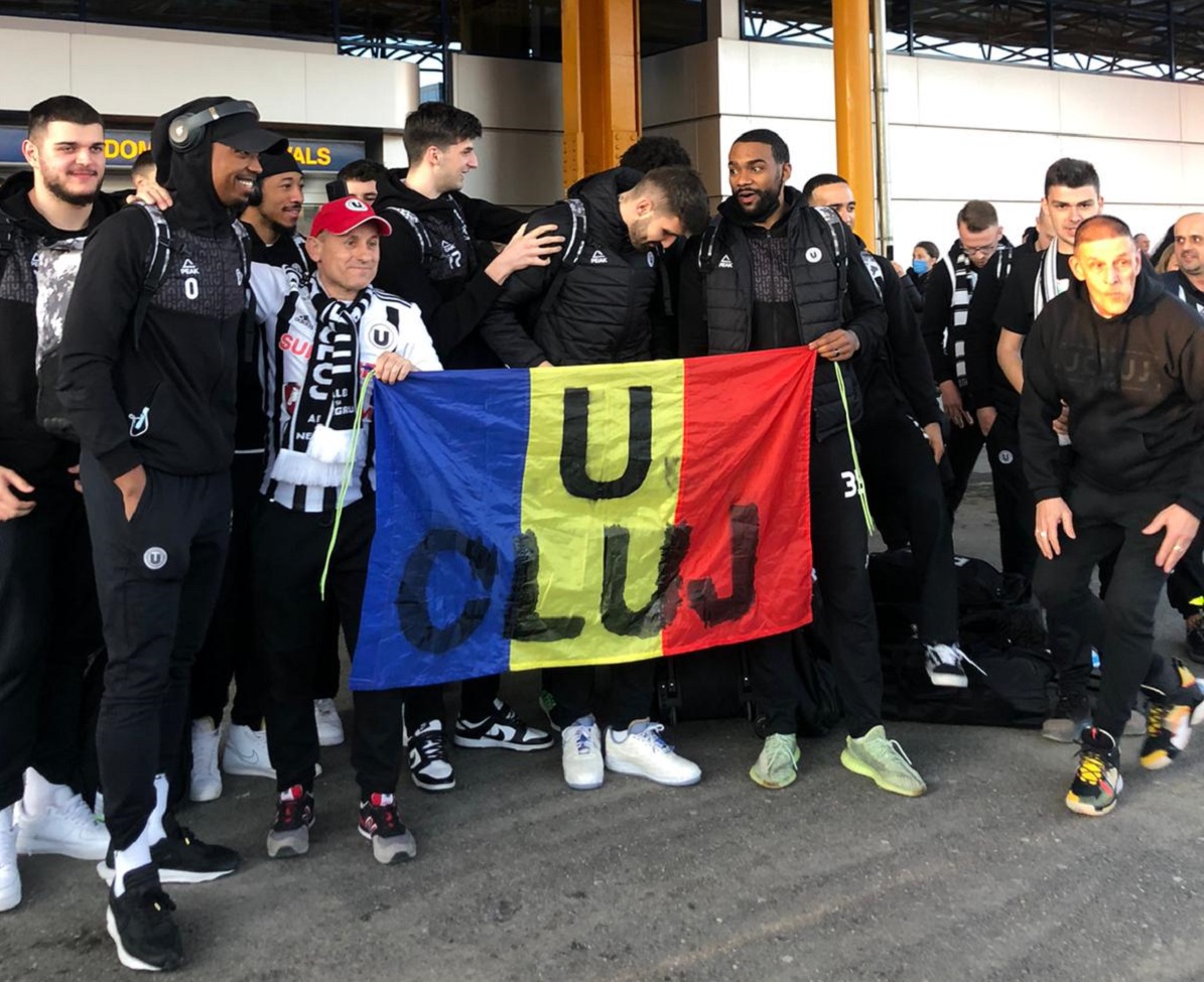 Fanii ardeleni i-au aşteptat pe jucătorii lui U-BT Cluj la aeroport