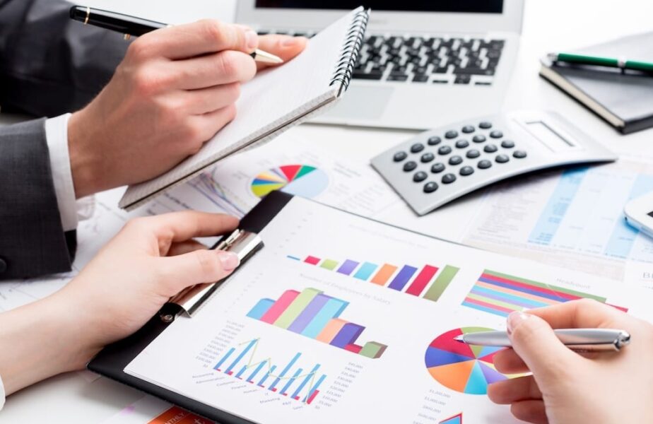 (P) O firmă de contabilitate poate fi în avantajul afacerii tale!