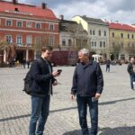 Mircea Lucescu a împărțit bilete în Piața Unirii din Cluj
