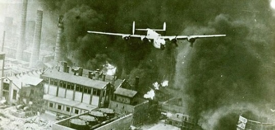 Cea mai neagră zi din istoria Bucureştiului: 860 de tone de bombe au căzut pe oraş. Povestea tragică a zilei de 4 aprilie, spusă de Oprişan