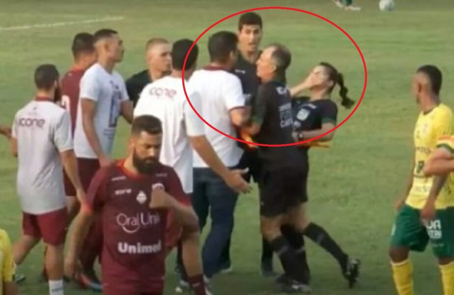 Scene halucinante în timpul unui meci din Brazilia! O arbitră a fost lovită cu capul în gură de un antrenor. Clubul l-a dat deja afară, dar bărbatul ameninţă: „Hai la poliţie! O voi da în judecată!”