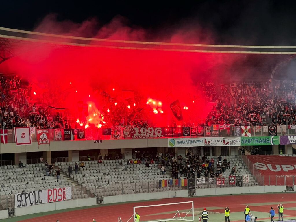 Fanii au făcut show la U Cluj – Dinamo! Cele două galerii înfrăţite au „aprins” stadionul. Atmosferă demnă de Champions League