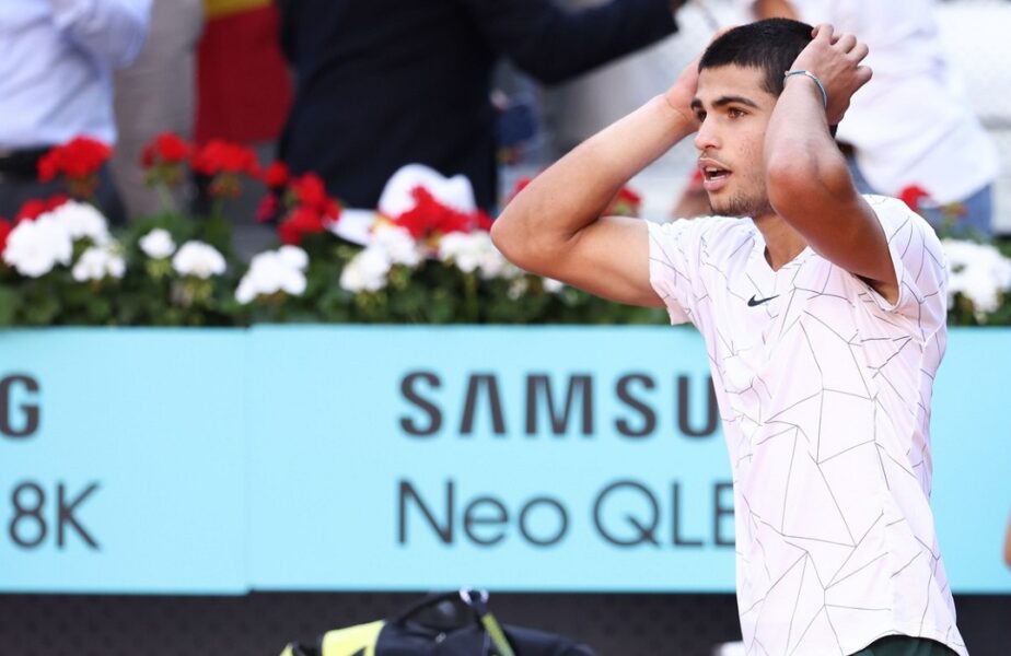 Carlos Alcaraz, în timpul meciului cu Rafael Nadal, la Madrid Open