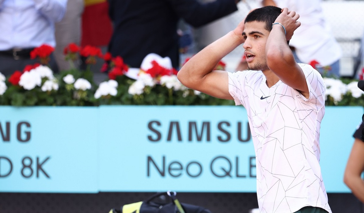 Carlos Alcaraz, în timpul meciului cu Rafael Nadal, la Madrid Open