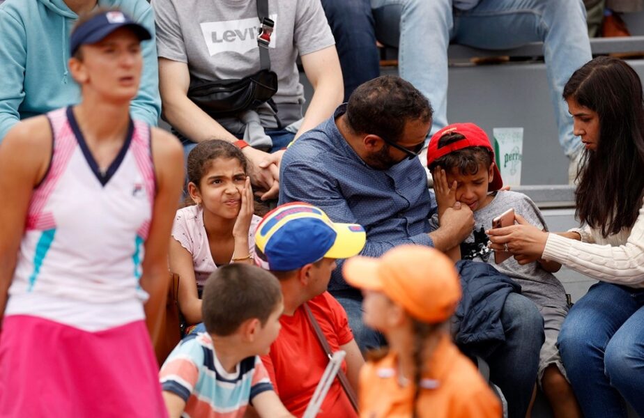 Irina Begu, prima reacţie după ce a lovit un copil cu racheta la Roland Garros 2022: „Foarte stânjenitor şi jenant! Vreau să uit cât mai repede!”