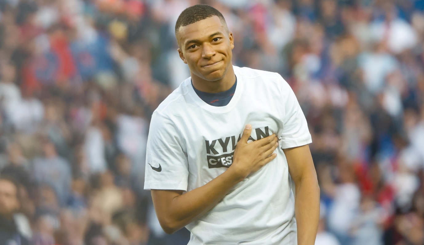Kylian Mbappe şi-a prelungit contractul cu PSG