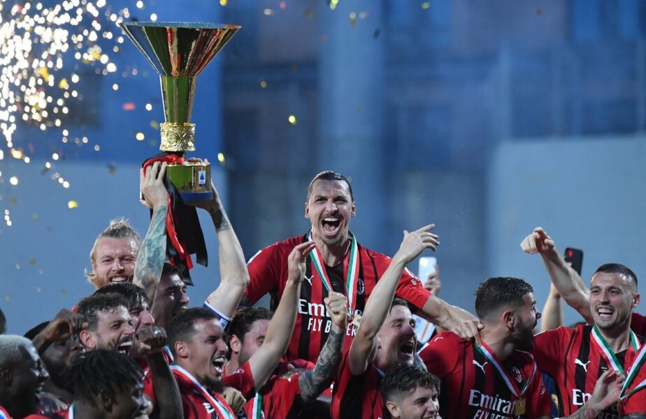 Jucătorii lui AC Milan sărbătoresc titlul câștigat în acest sezon