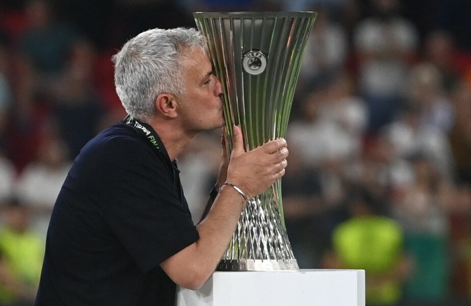 VIDEO! Jose Mourinho a intrat în istoria fotbalului! Recordurile stabilite după ce a câștigat Conference League cu AS Roma. Portughezul, în lacrimi: „Am scris istorie!”