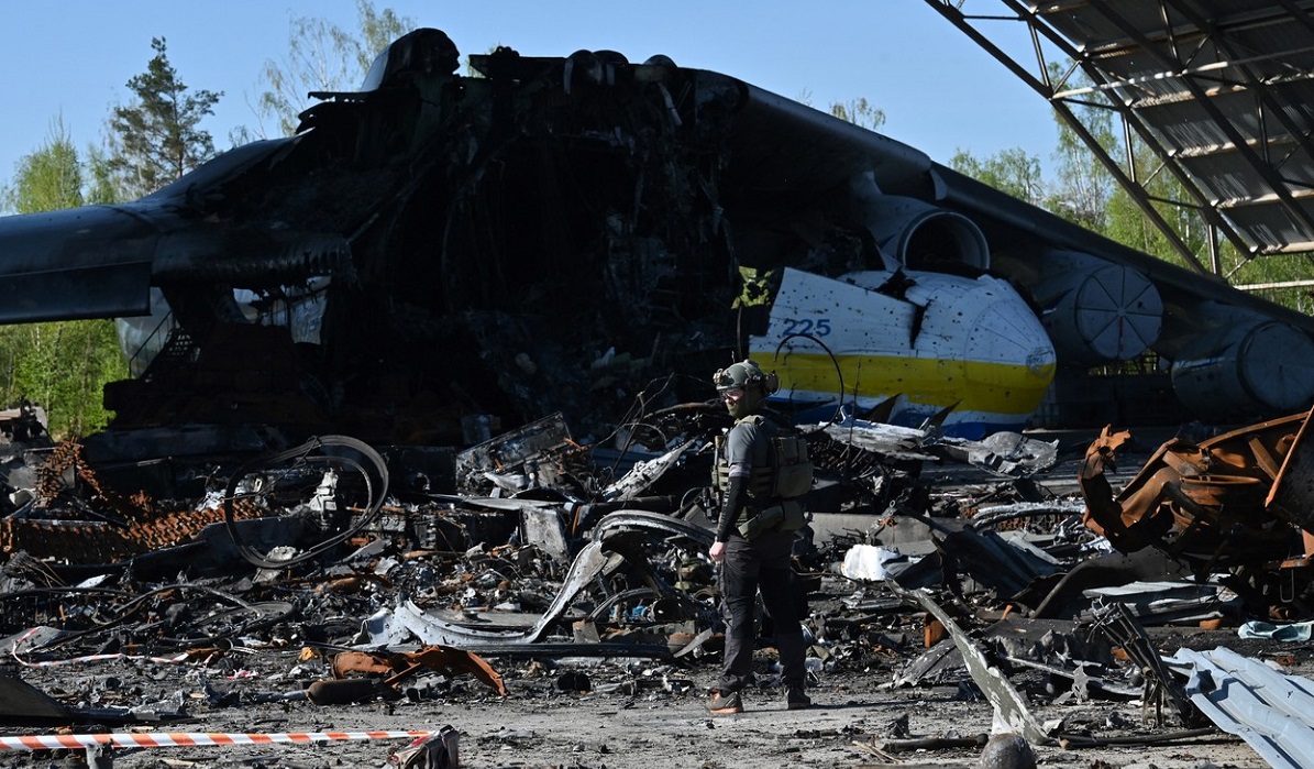 Resturi în urma unei explozii provocată de Rusia în Ucraina