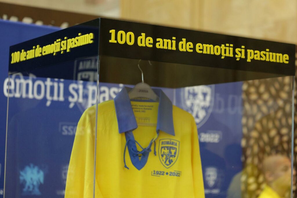„Tricolorii” lui Edi Iordănescu au sărbătorit centenarul naționalei României, înaintea meciului cu Muntenegru. Surpriza pregătită de FRF. Hai, România! În fiecare zi