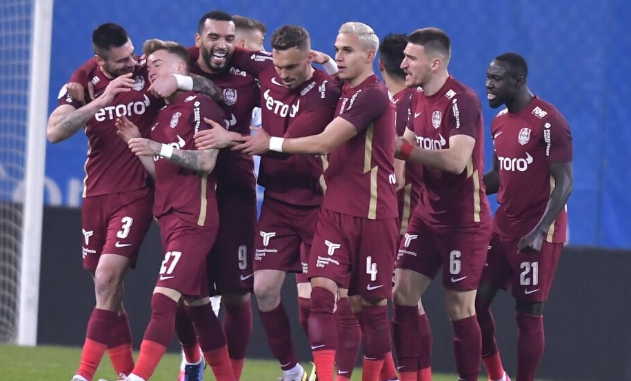 Bucuria jucătorilor de la CFR Cluj după marcarea unui gol