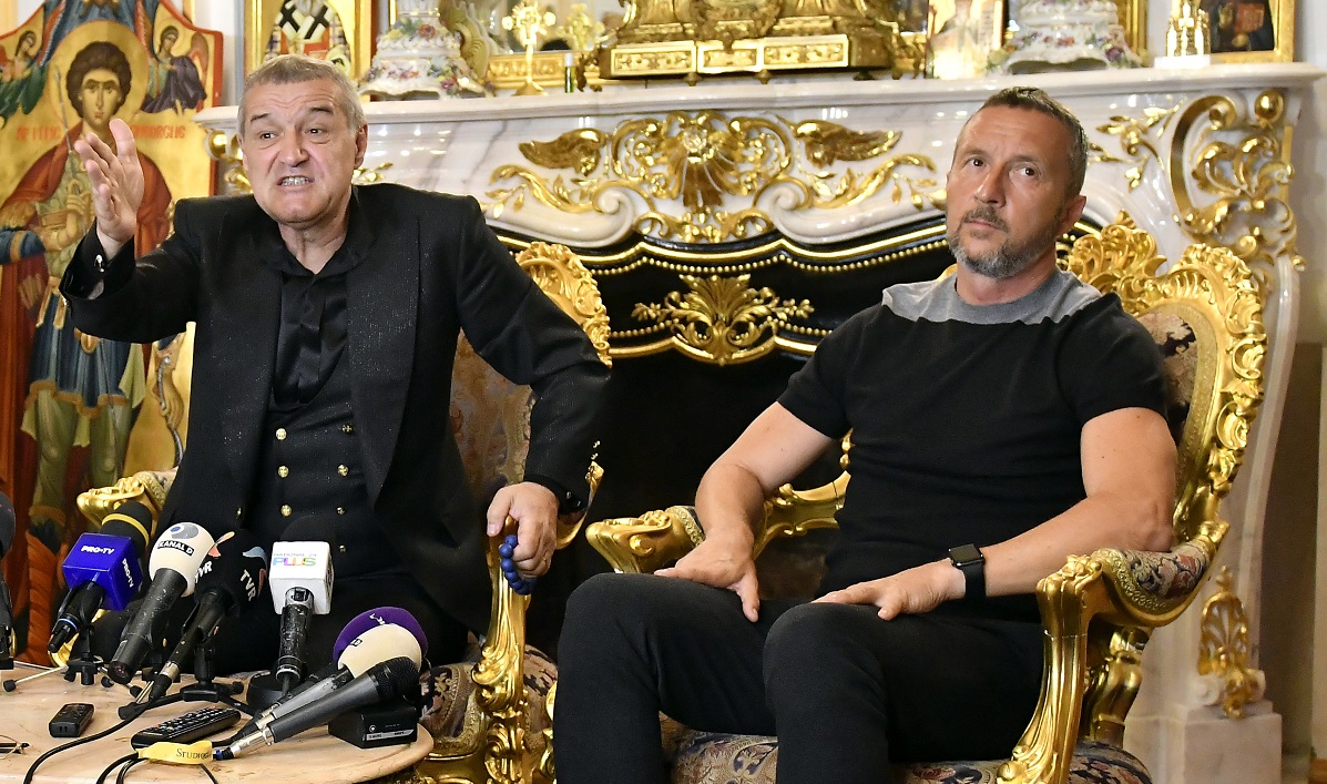 Gigi Becali şi Mihai Stoica, în timpul unei conferințe de presă