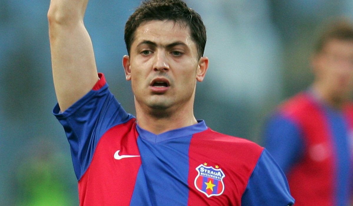 Mirel Rădoi, într-un meci pentru Steaua
