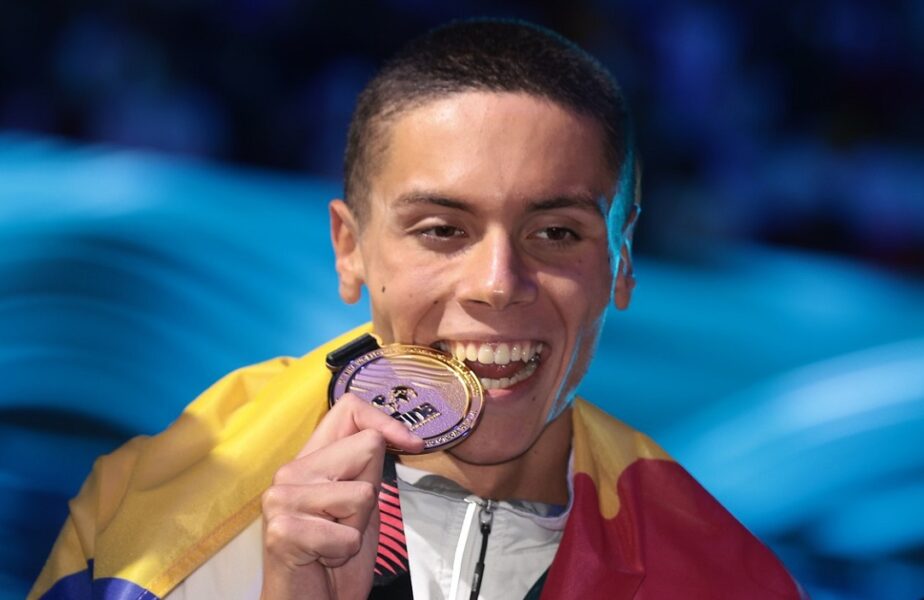 David Popovici, recompensat pe măsură de Federaţia Internaţională de nataţie! Câţi bani primeşte campionul nostru pentru fiecare medalie de aur