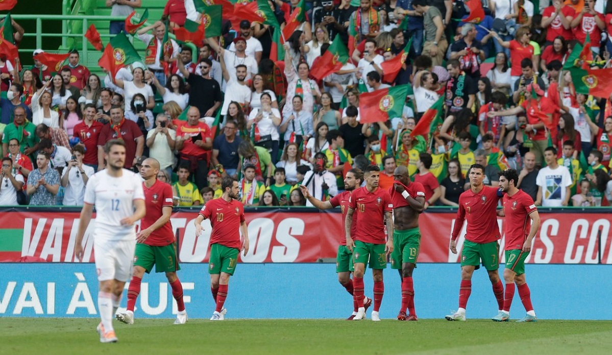 Jucătorii Portugaliei, în meciul cu Cehia