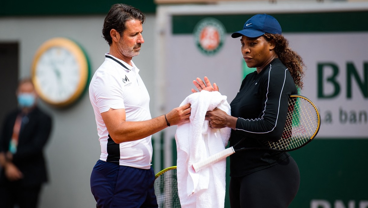 Serena Williams și Patrick Mouratoglou, în timpul unui antrenament