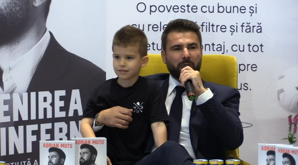 EXCLUSIV | Adrian Mutu, mesaje emoționante primite de la mamă și soție! Reacția savuroasă a lui Mirel Rădoi după ce expertul Antena 1 și-a lansat autobiografia