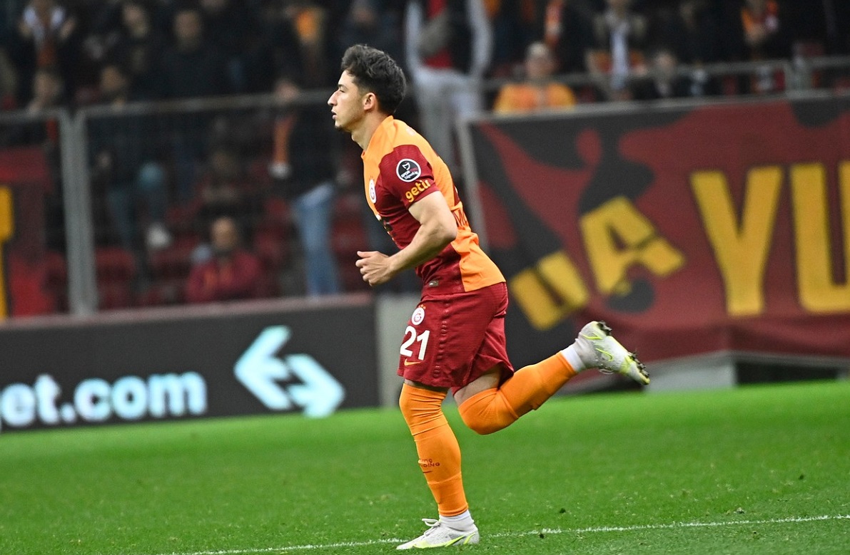 Olimpiu Moruţan, în timpul unui meci pentru Galatasaray