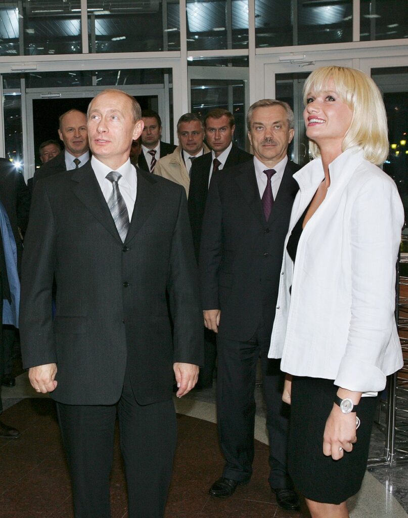 Marian Drăgulescu a recunoscut că i-a făcut avansuri apropiatei lui Vladimir Putin: „Ne îmbrăţişam, avea tot pachetul!”
